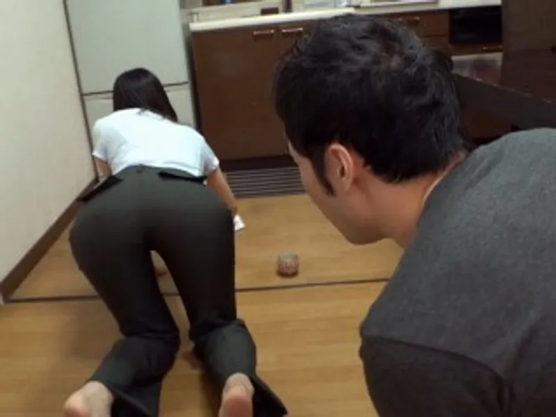 Mẹ cô vợ khiêu gợi và chàng rể dâm