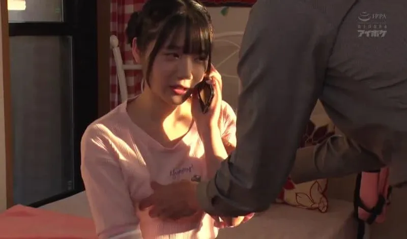 Bố dượng phát hiện thiên thần nhỏ riêng của bà xã là diễn viên jav